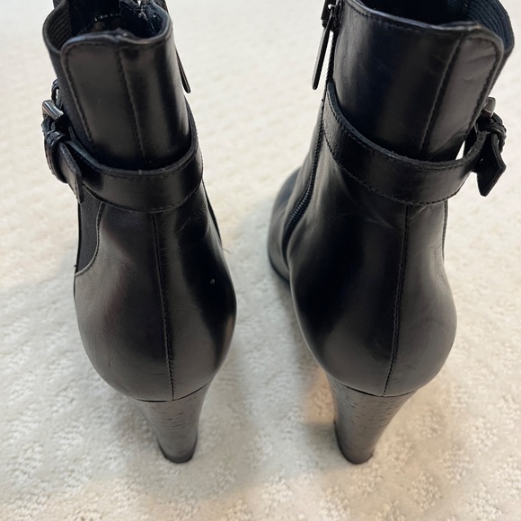 Aquatalia black leather bootie, sz 7.5 - Picture 7 of 10